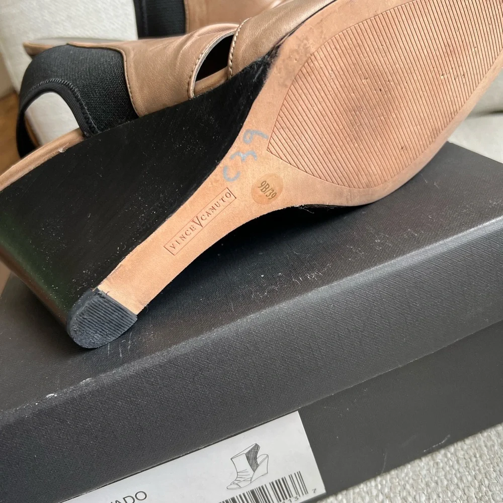 VINCE CAMUTO VADO Tan Black leather Wedge Sandal size 9